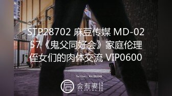  眼镜少妇 我操你 啊啊 慢点 身材不错 大奶子 逼毛浓密 被大肉棒无套输出 奶子哗哗