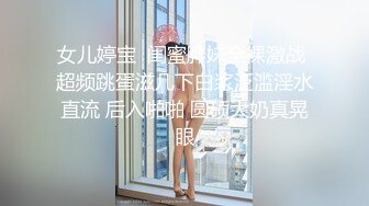 乖巧风骚的小少妇露脸大秀直播，跪着地上给大哥口交大鸡巴，让大哥揉奶玩逼，床上床下各种抽插