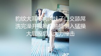 老婆不在家,勾引家裏保姆阿姨啪啪,小夥愛熟女啊,老女人毛都白了