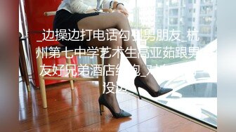 美女大学生去开房 先自慰一番 淫水竟然不断 最后被狂插整个过程爽坏了.