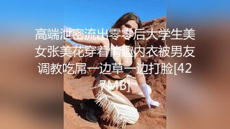 颜值不错长发少妇居家夫妻啪啪，毛毛浓密侧入抽插猛操非常诱人，很是诱惑喜欢不要错过