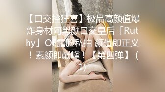 身材样貌很不错的性感大胸美女为了拉人气和母亲一起在KTV包厢跳艳舞伺候中年男网友,母女俩都被轮操了.国语!