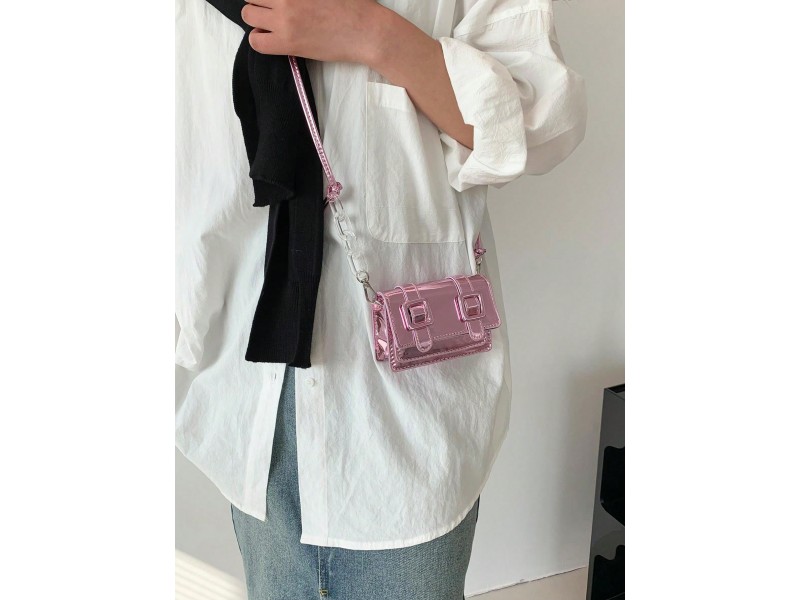 How To Wear A Pink Crossbody Bag?