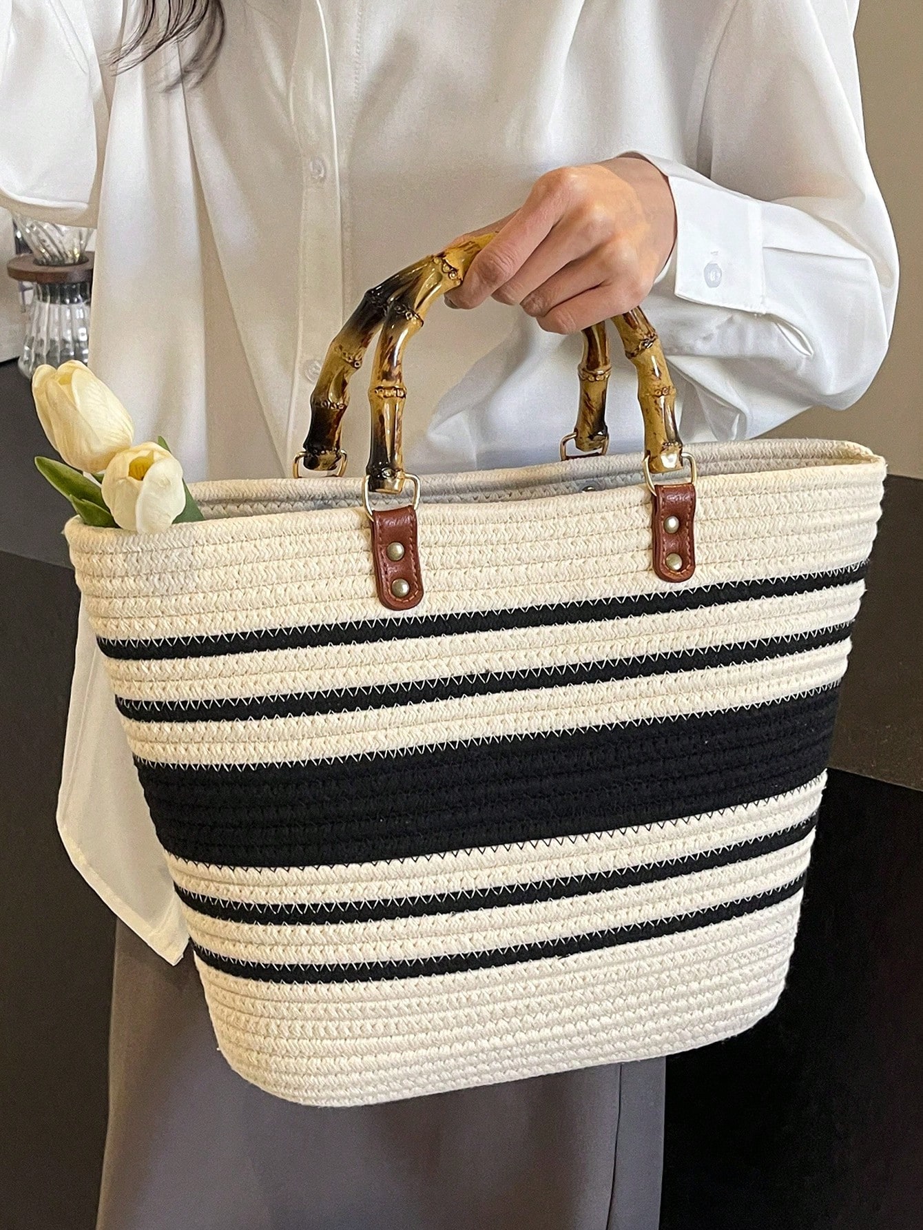 what is straw bag made of 2