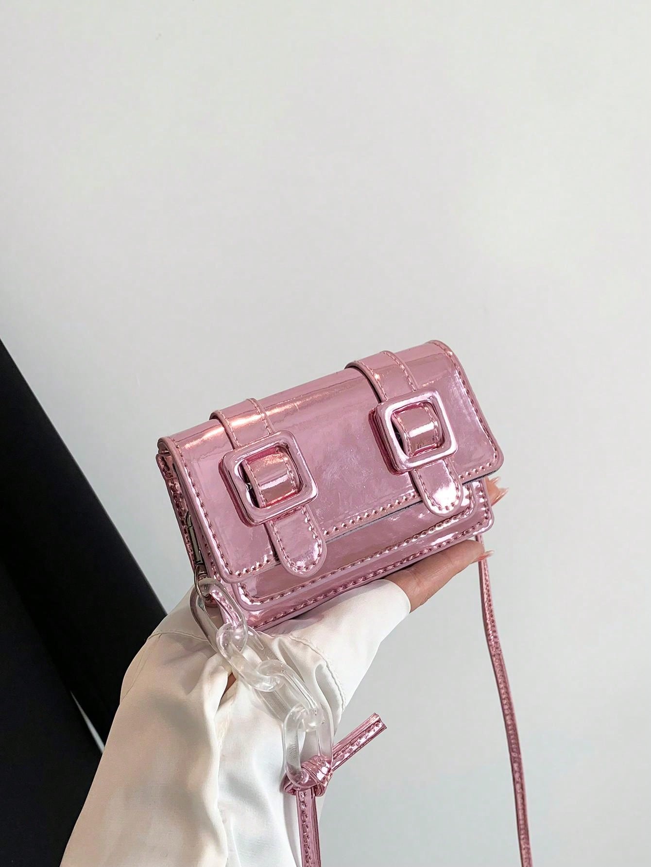 how to wear a pink crossbody bag 2